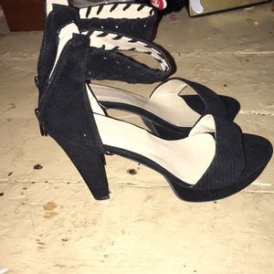 Size 9 woman's heels